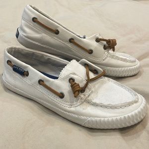 Womens sperrys 7- All White